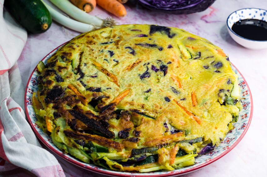 Panqueca coreana de legumes (Yachaejeon), fácil de preparar e deliciosa