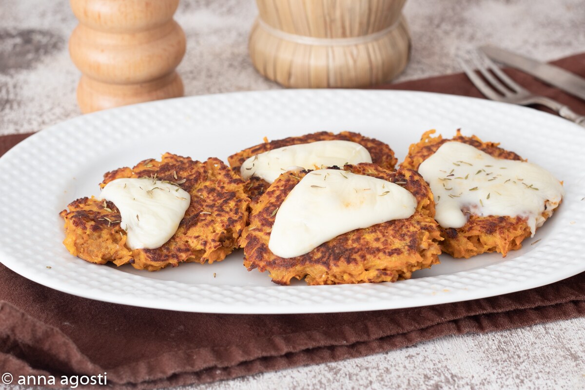 Panquecas Salgadas de Cenoura e Feta Grega