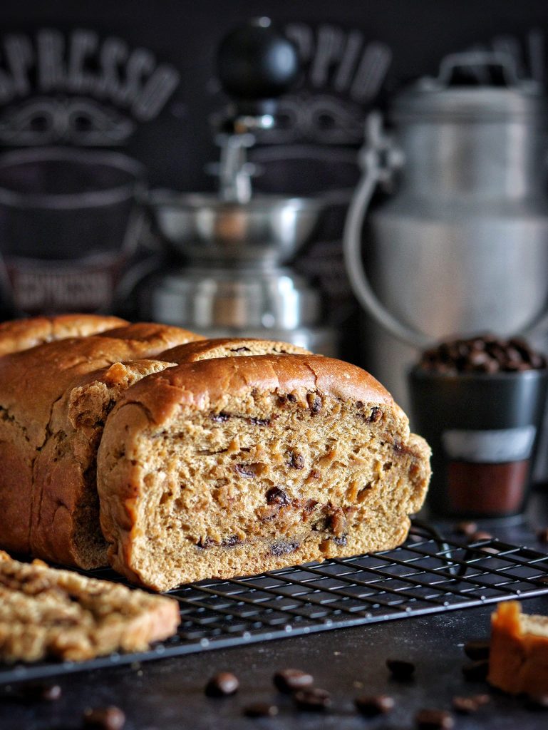 Pão brioche com café