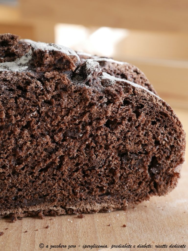 Pão de chocolate amargo com máquina de pão
