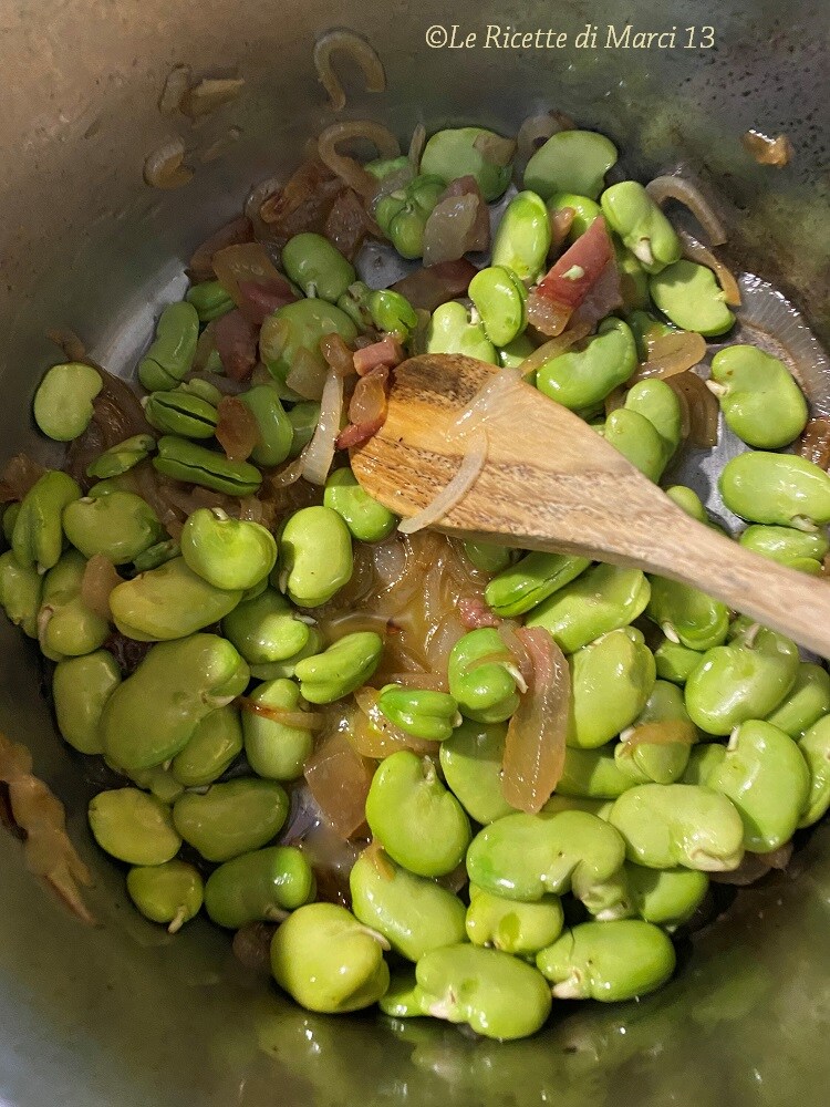 Pappardelle cremosa com favas chicória e ricota cruas