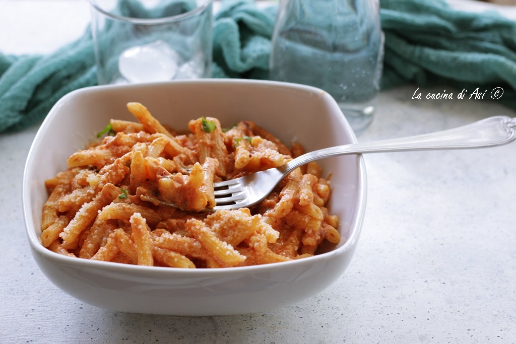 Penne cremosas à cardinale
