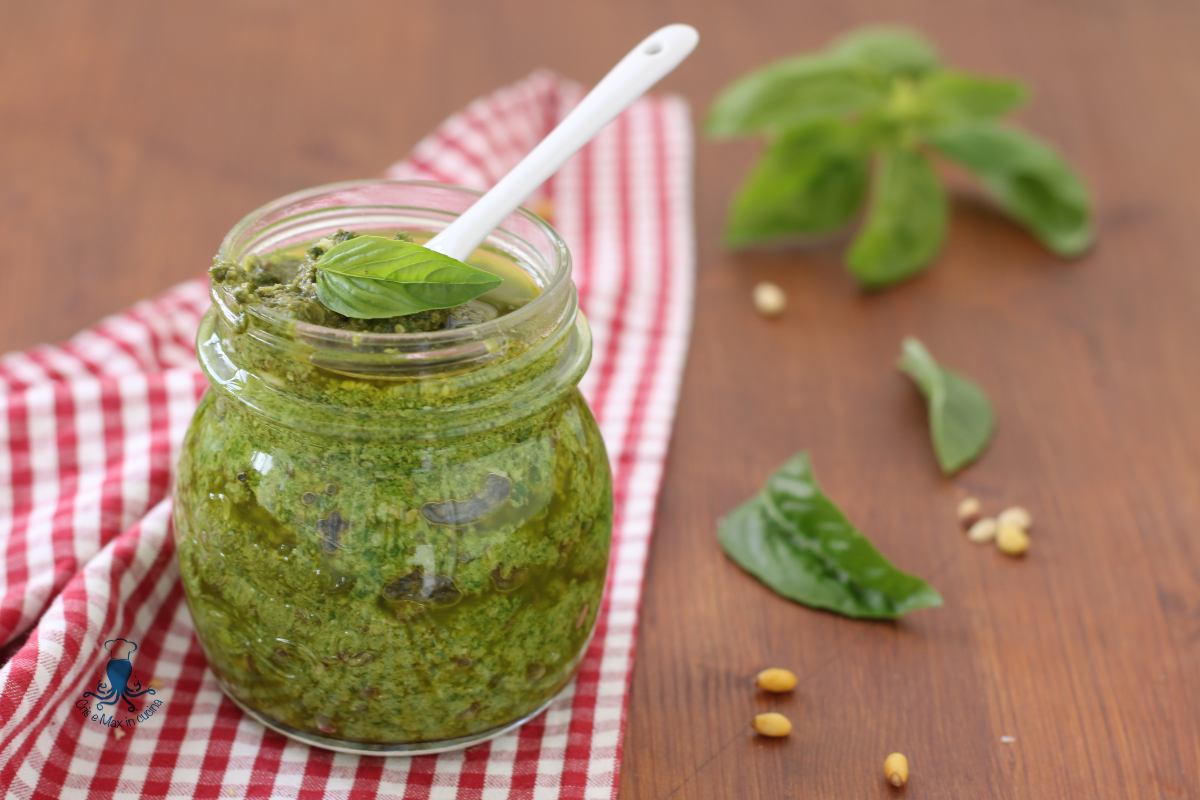 Pesto alla genovese, receita típica regional com e sem Bimby.