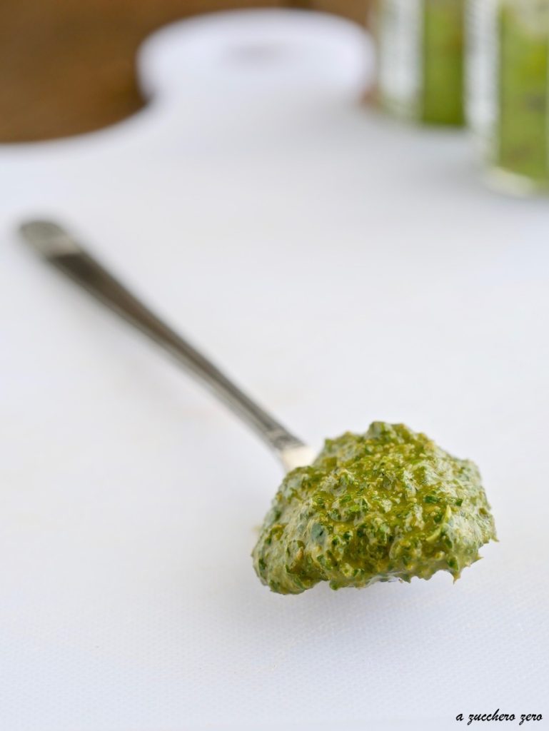 Pesto de manjericão light sem alho e queijo | molho digestível, saboroso e leve