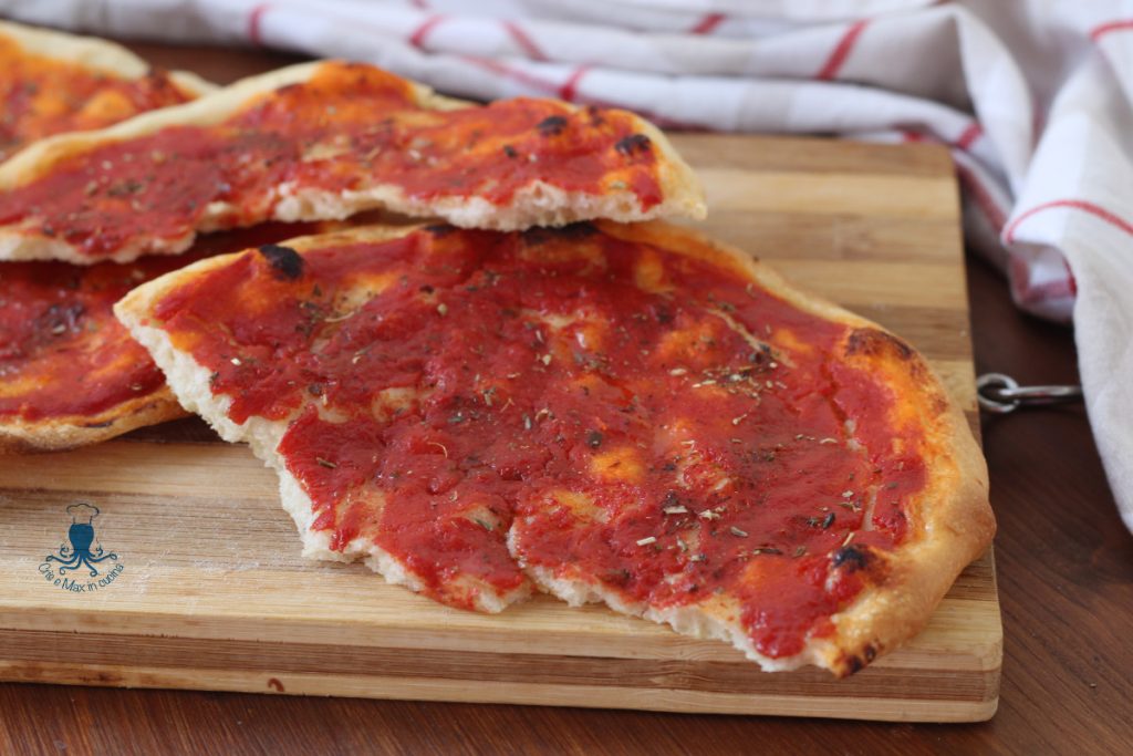 Pizzinhas vermelhas romanas