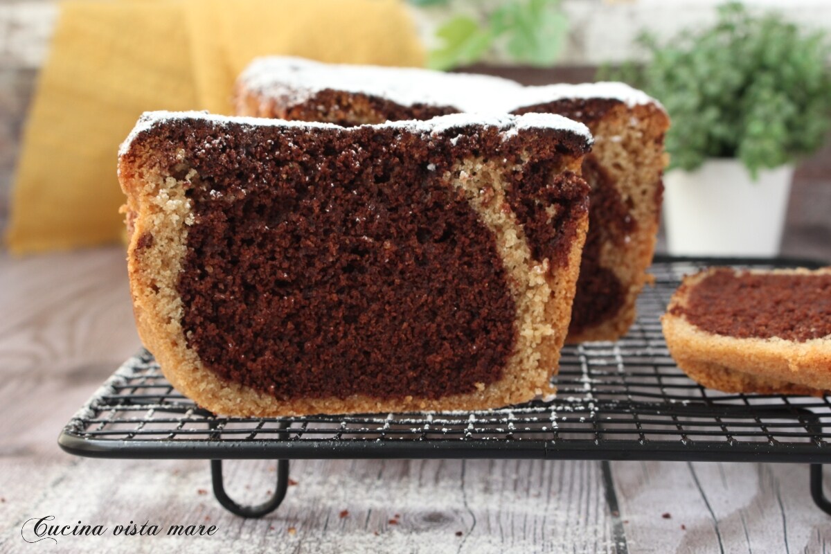 Plumcake bicolor espelta e amêndoas