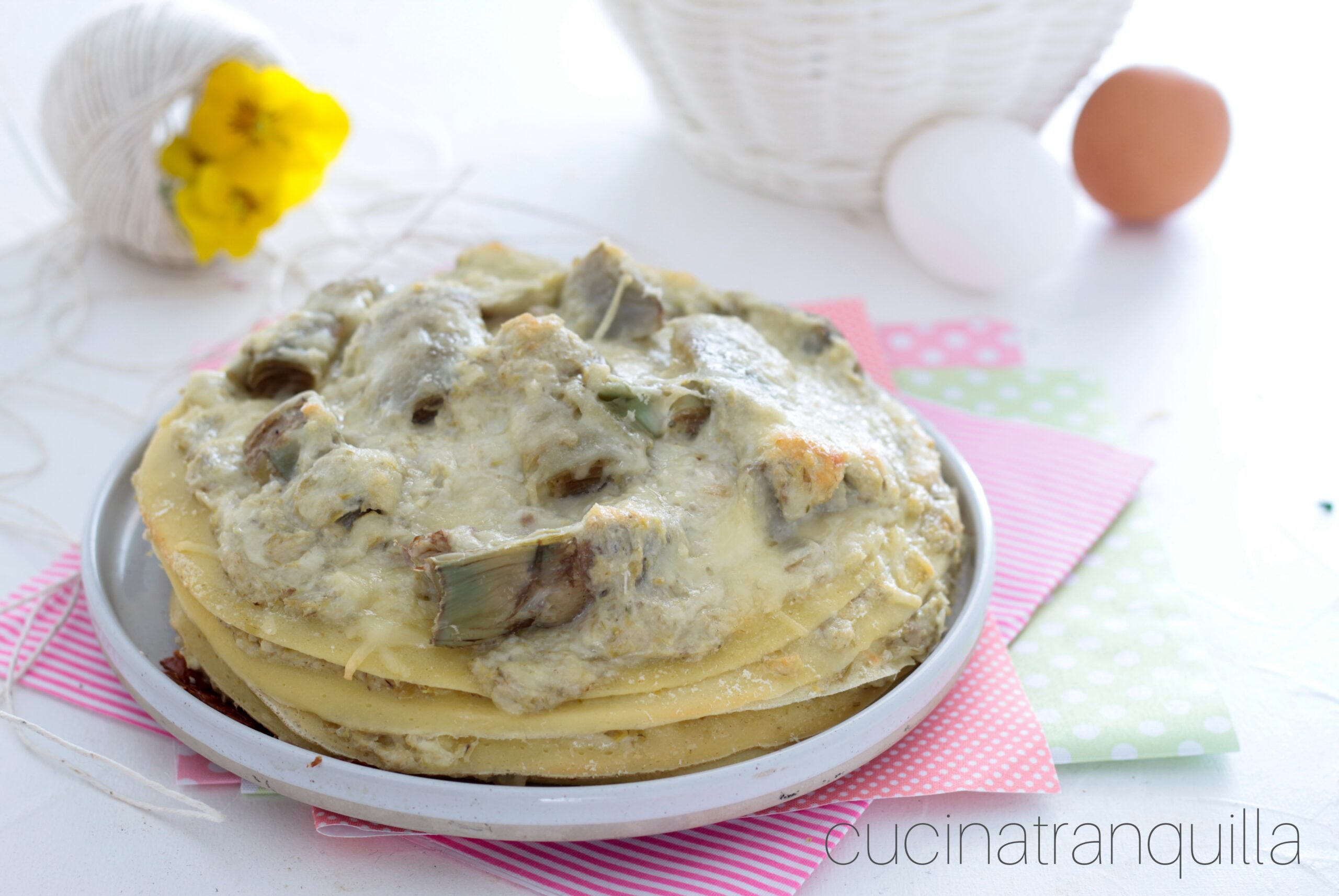 Torta de crepes com alcachofras