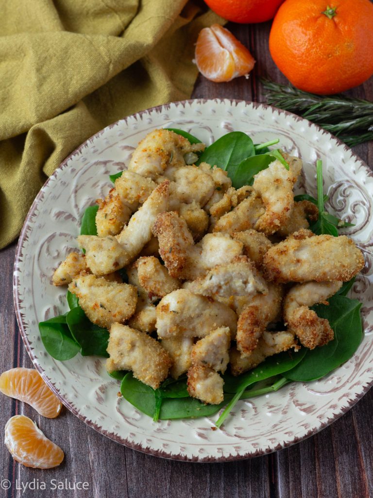 pedaços de frango empanados na fritadeira sem óleo