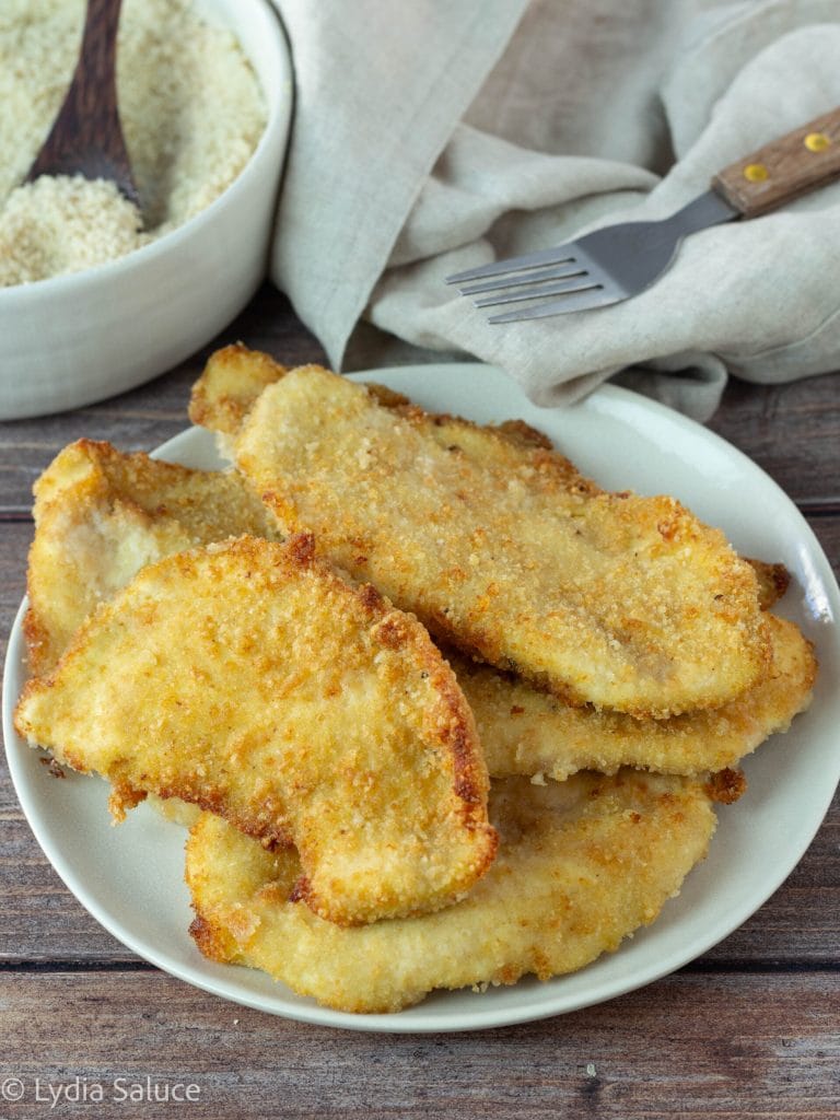 Frango empanado com parmesão