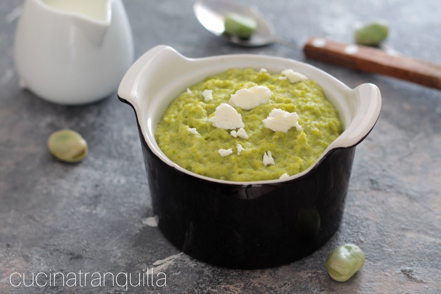 Purê de favas com feta