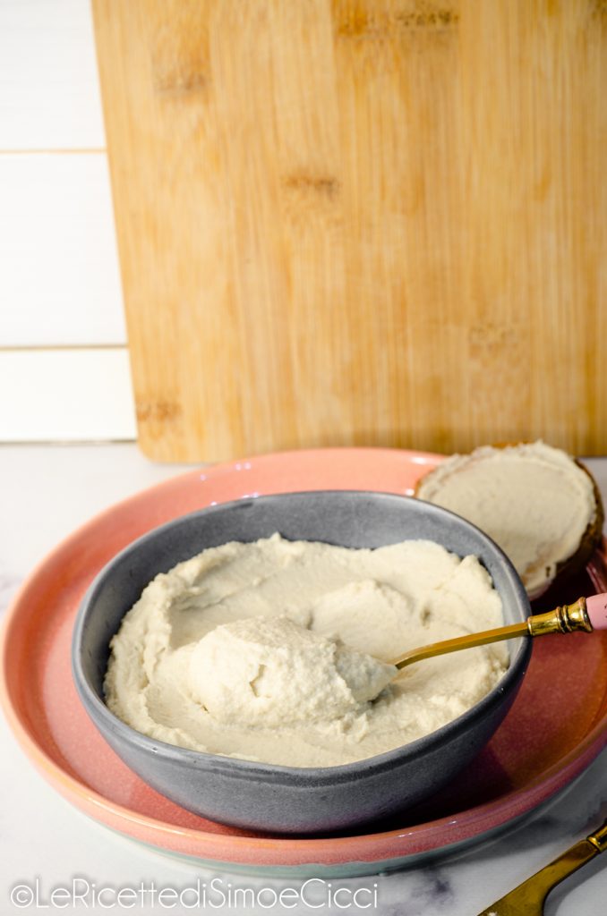 Queijo cremoso de castanha de caju, um creme para barrar completamente vegetal
