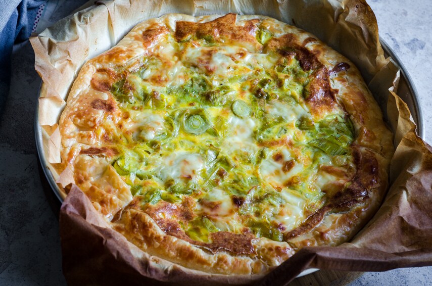 Torta salgada de alho-poró, uma quiche fácil, rápida e saborosa