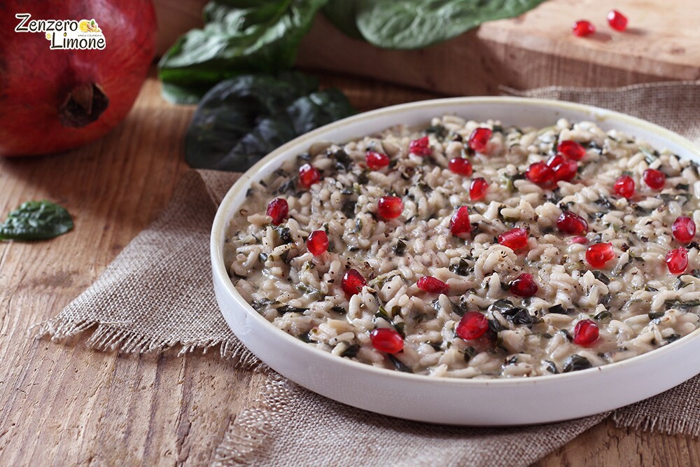 Risoto com espinafre e romã