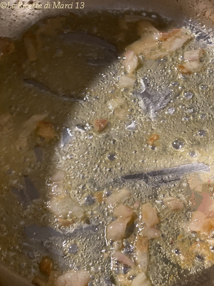 Risoto cremoso de gorgonzola com peras e nozes