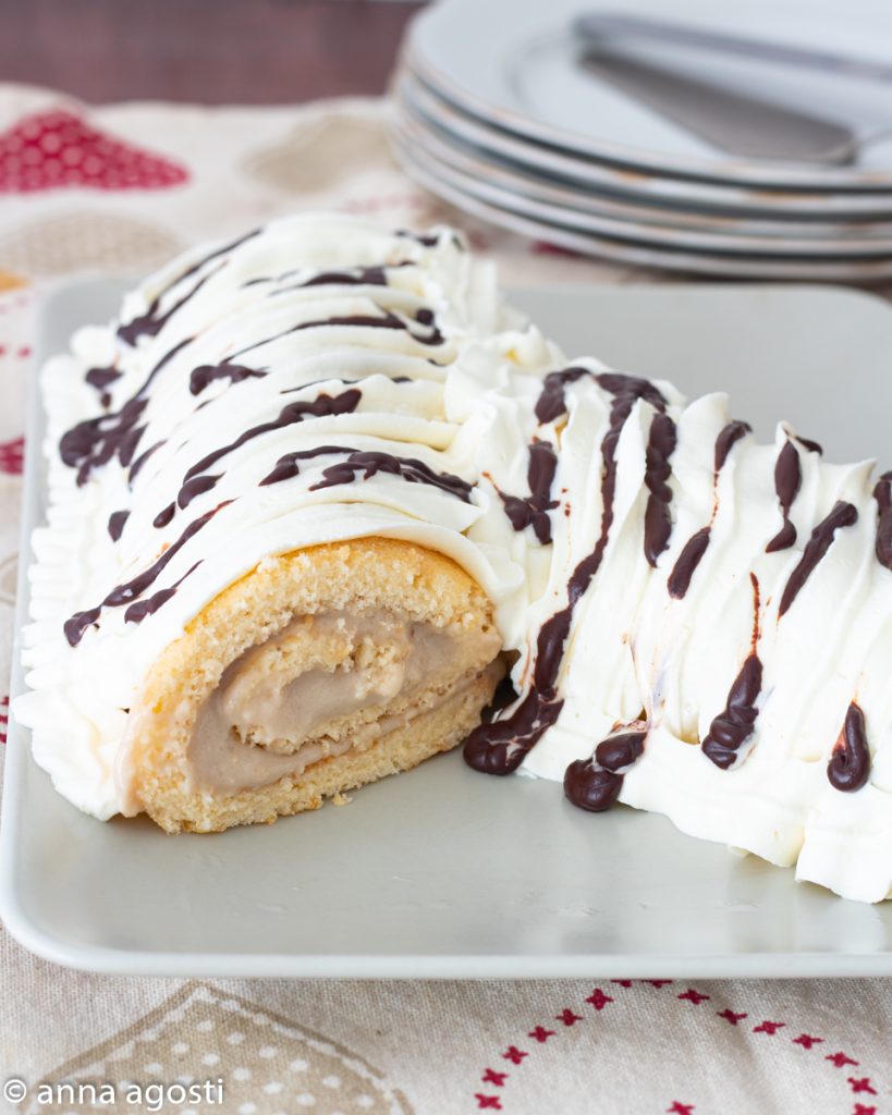 Rocambole de creme de castanha e chocolate branco