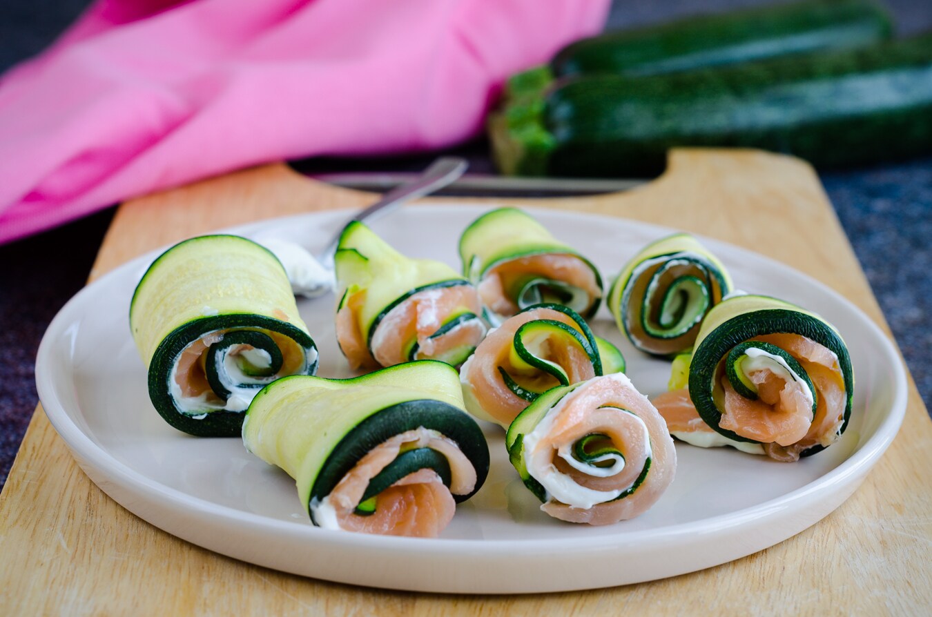 Rolinhos de abobrinha e salmão com cream cheese: apenas 3 ingredientes, fáceis e rápidos!