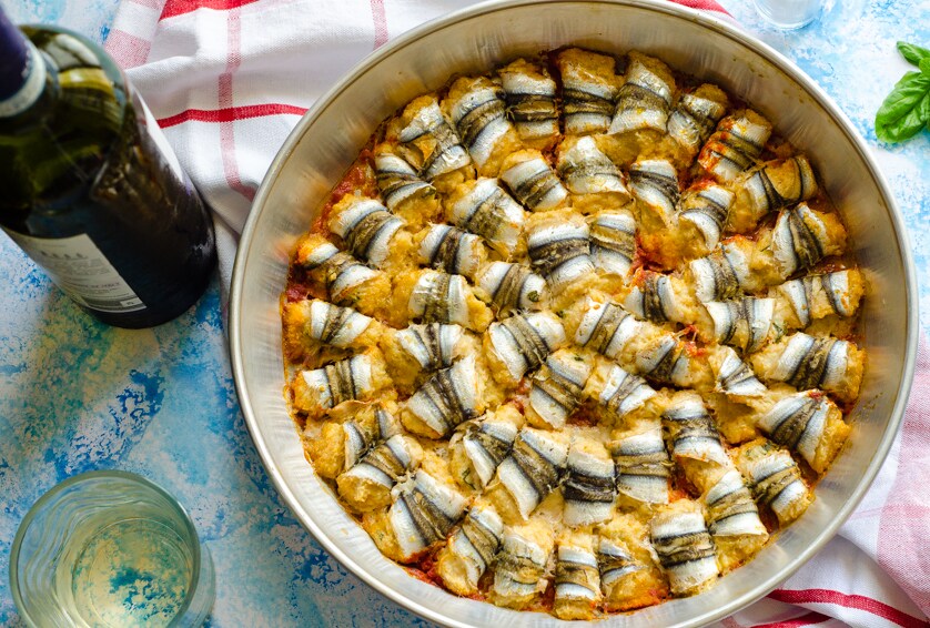 Rolinhos de anchova assados, receita fácil e saborosa!