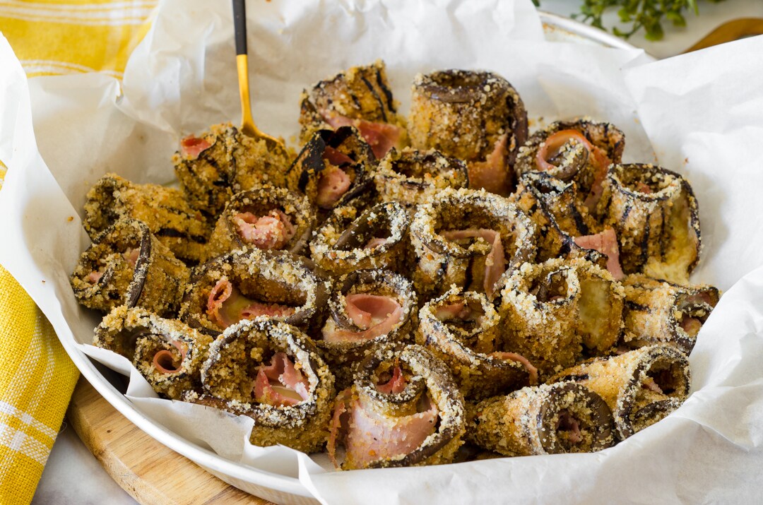 Rolinhos de berinjela grelhados no forno