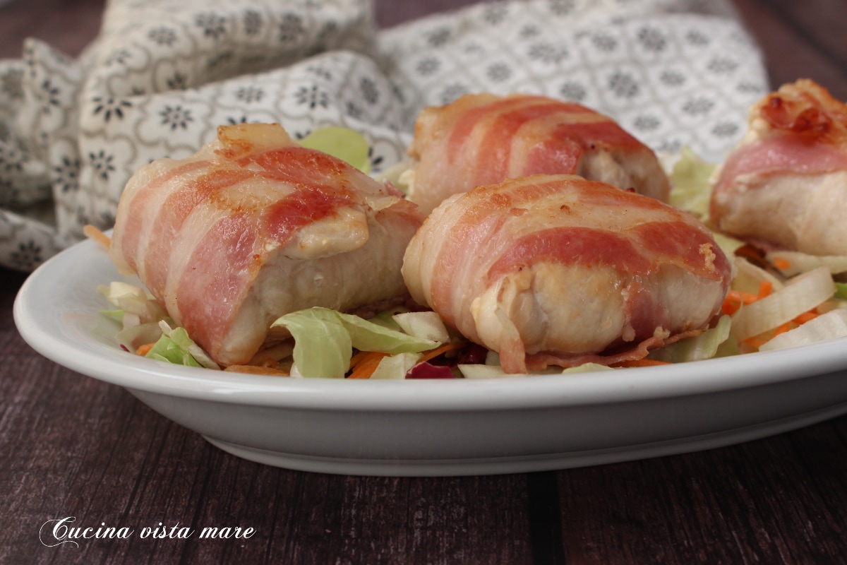 Rolinhos de frango e bacon