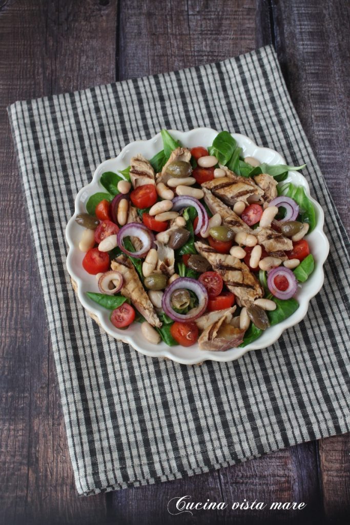 Salada de feijão cannellini e cavala Cozinha vista mar