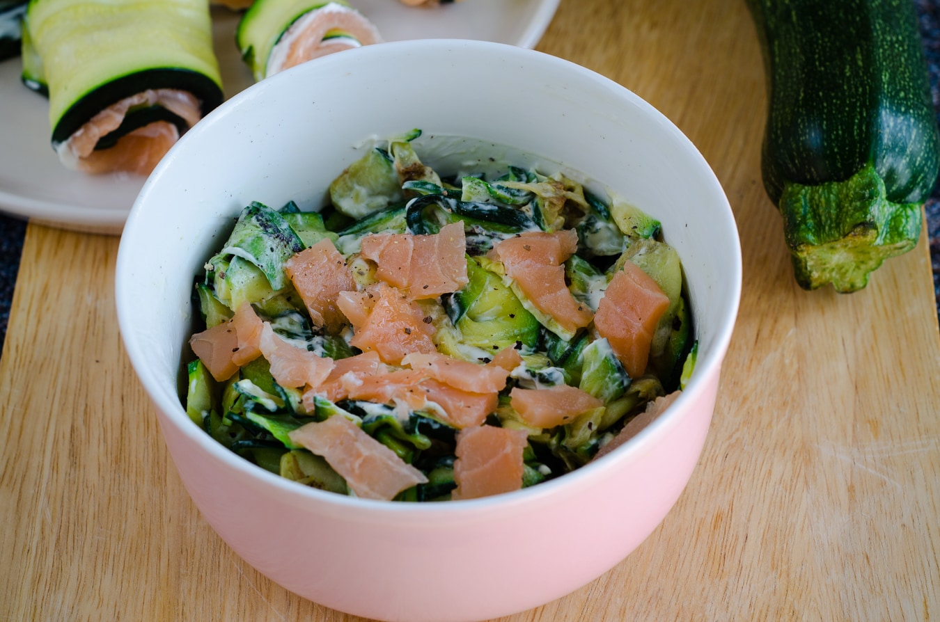 Salada com salmão defumado e abobrinhas