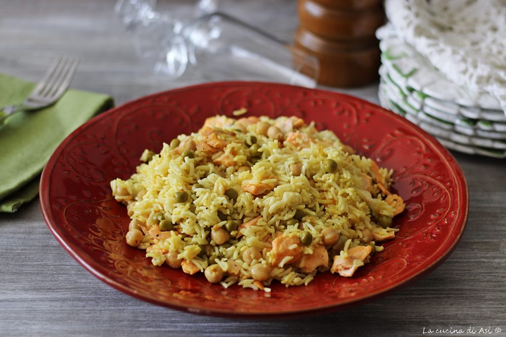 Insalata-di-riso-ceci-salmone-e-piselli