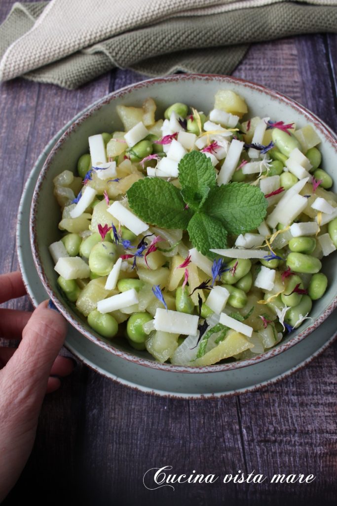 Salada de favas, batatas e pecorino Cozinha vista mar