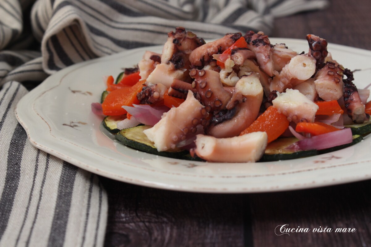 Salada de polvo com legumes