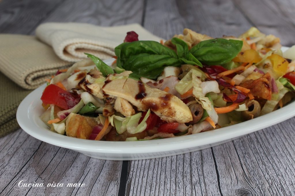 Salada leve de frango Cozinha vista mar