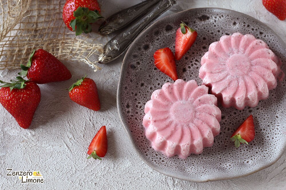 Semifreddo de morangos e iogurte
