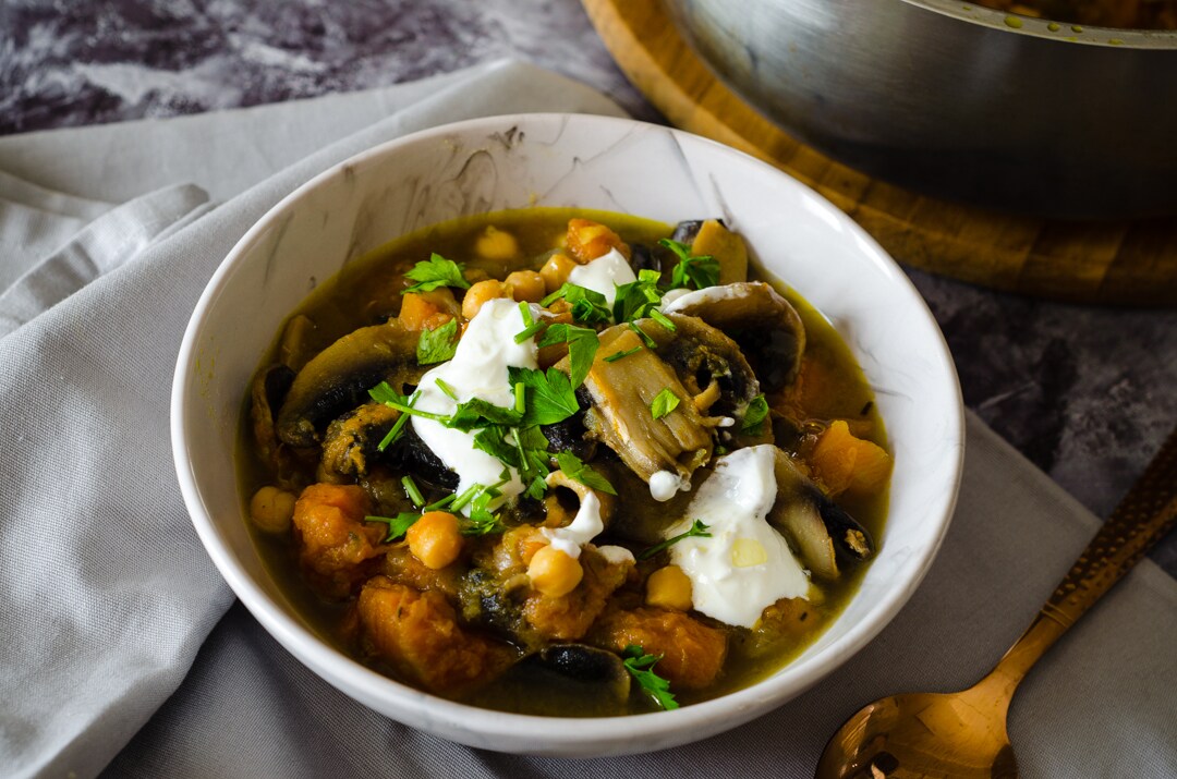 Sopa de abóbora, cogumelos e grão-de-bico, nutritiva, saborosa e leve!