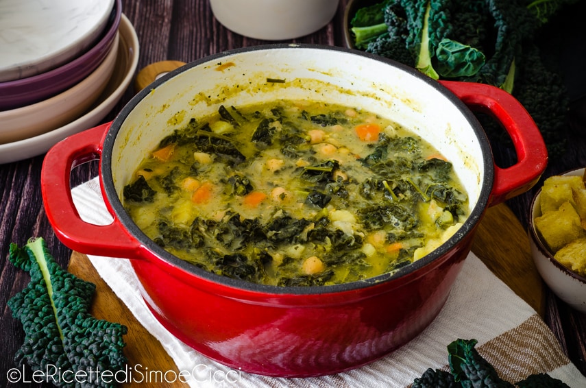 Sopa de grão-de-bico e couve