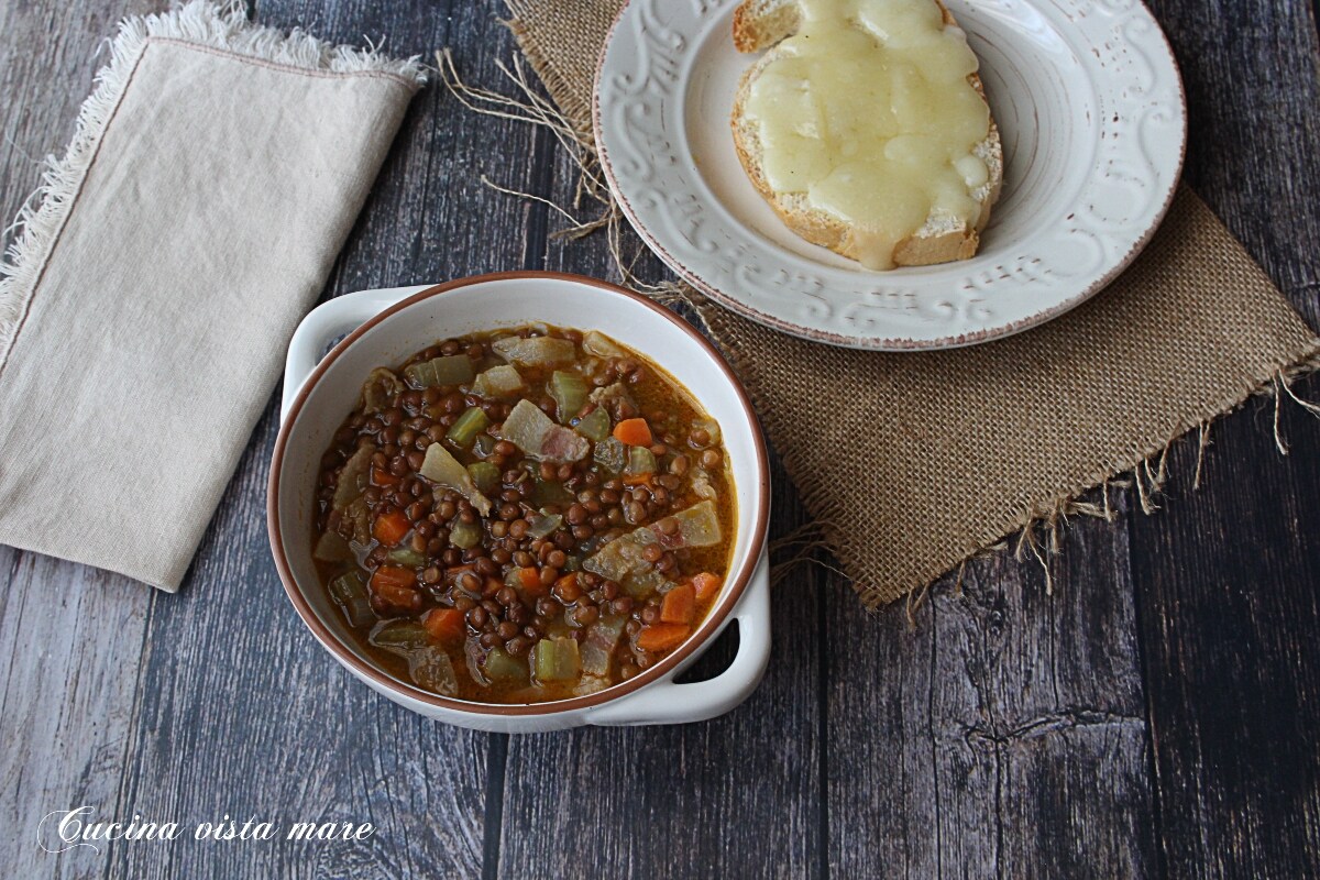 Sopa de lentilhas e bacon