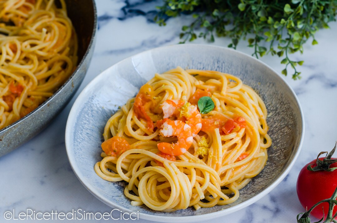 Spaghetti com camarões