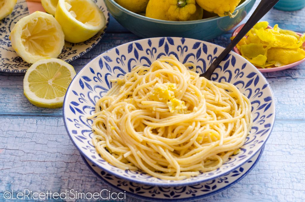 Spaghetti com pesto de limões