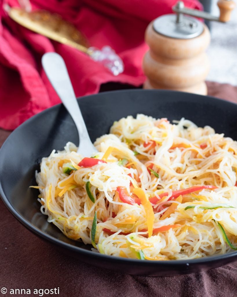 spaghetti de soja e legumes