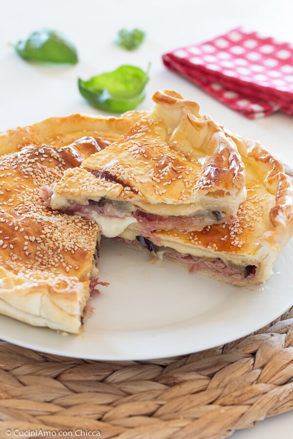 TORTA RÁPIDA COM BERINJELA E QUEIJO