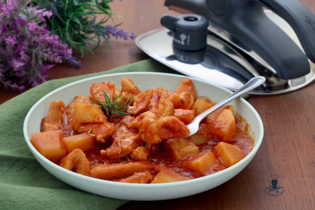 Tirinhas de frango com batatas na panela de pressão