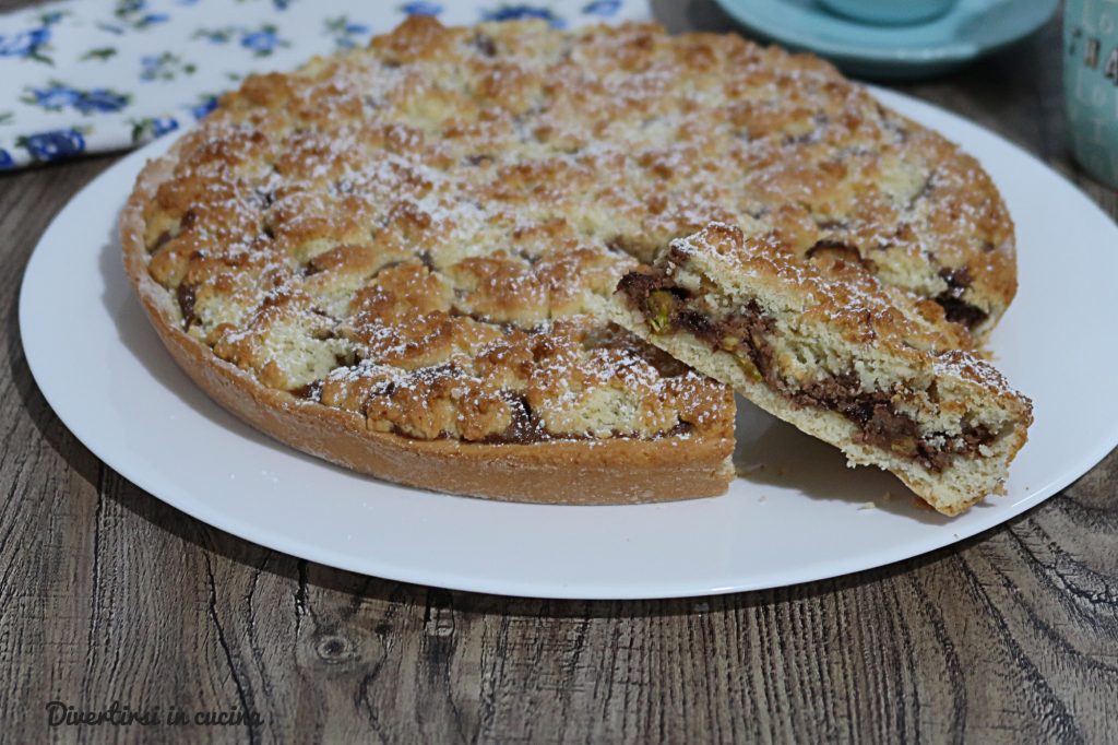 Torta Esfarelada com Pistaches e Amêndoas