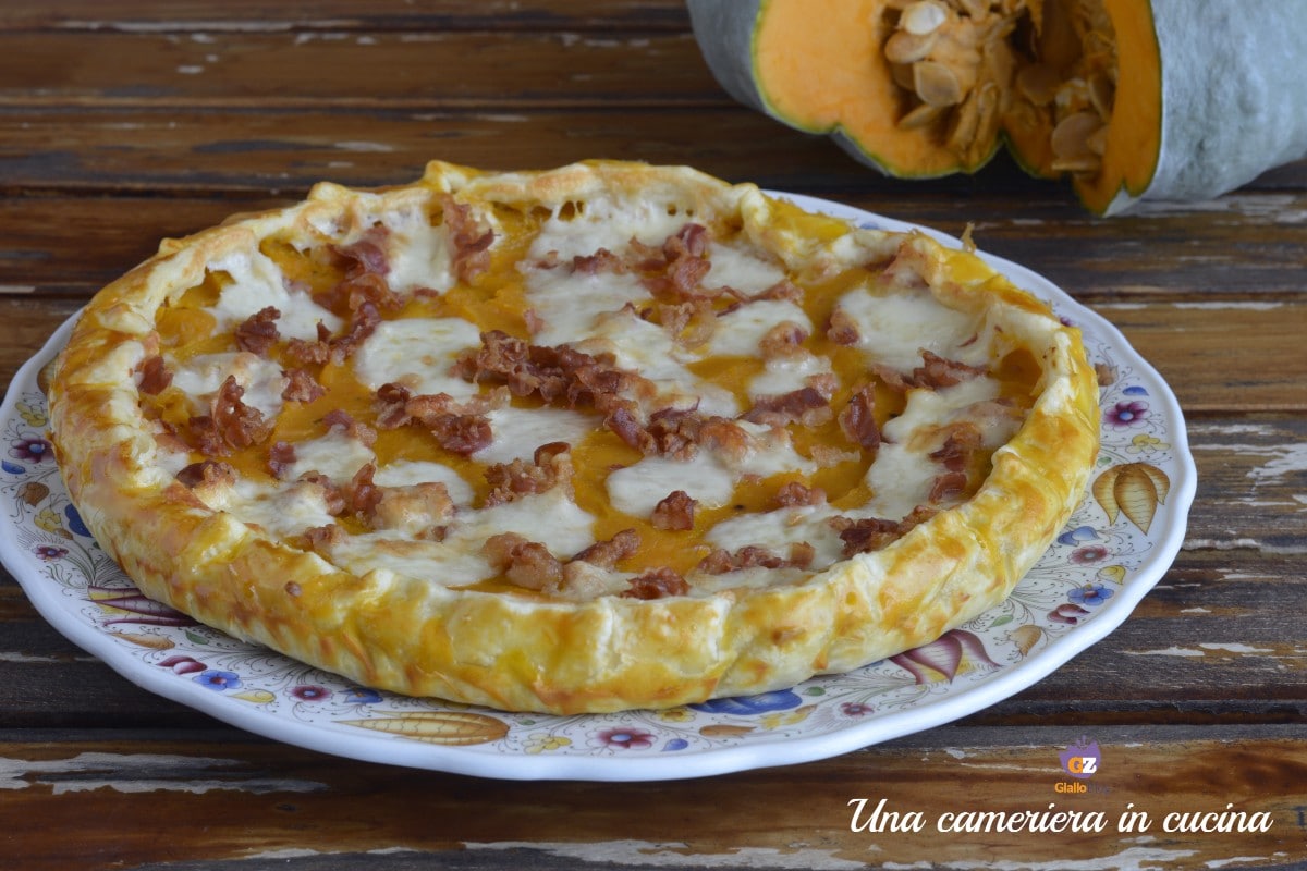 Torta com abóbora, bacon e taleggio