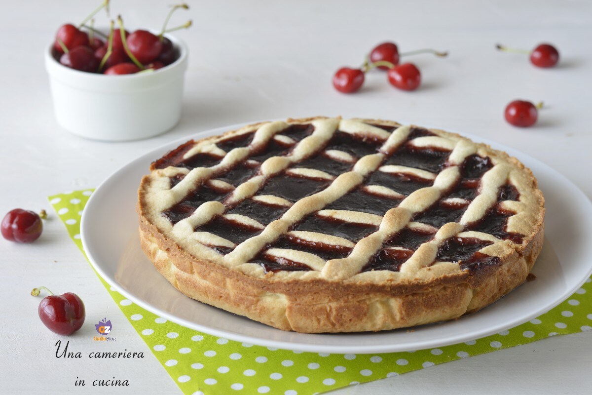 Torta com geleia de cereja