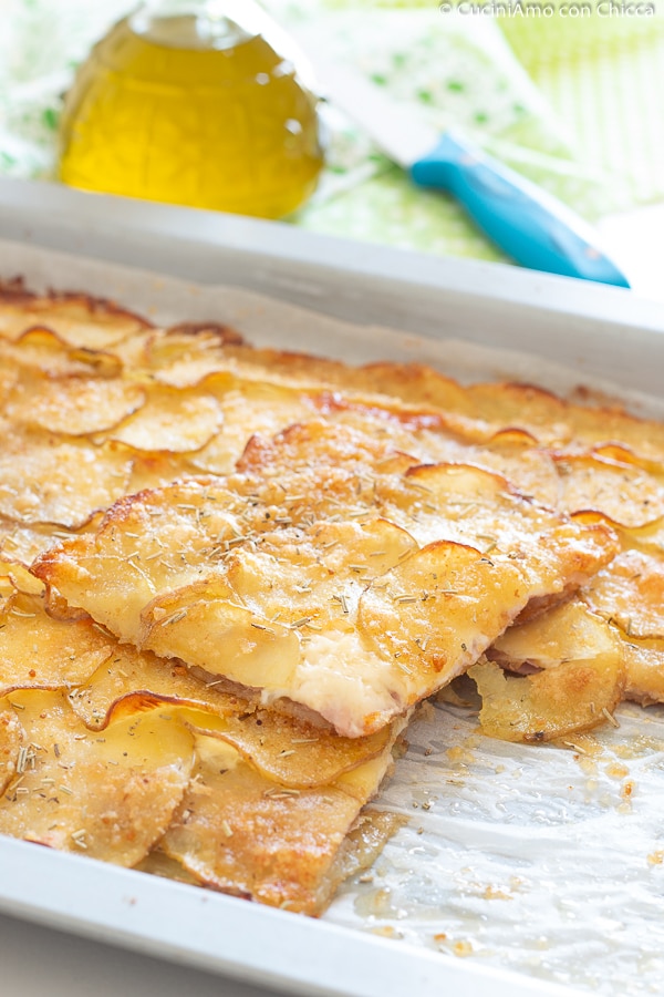 Torta de batata mortadela e queijos