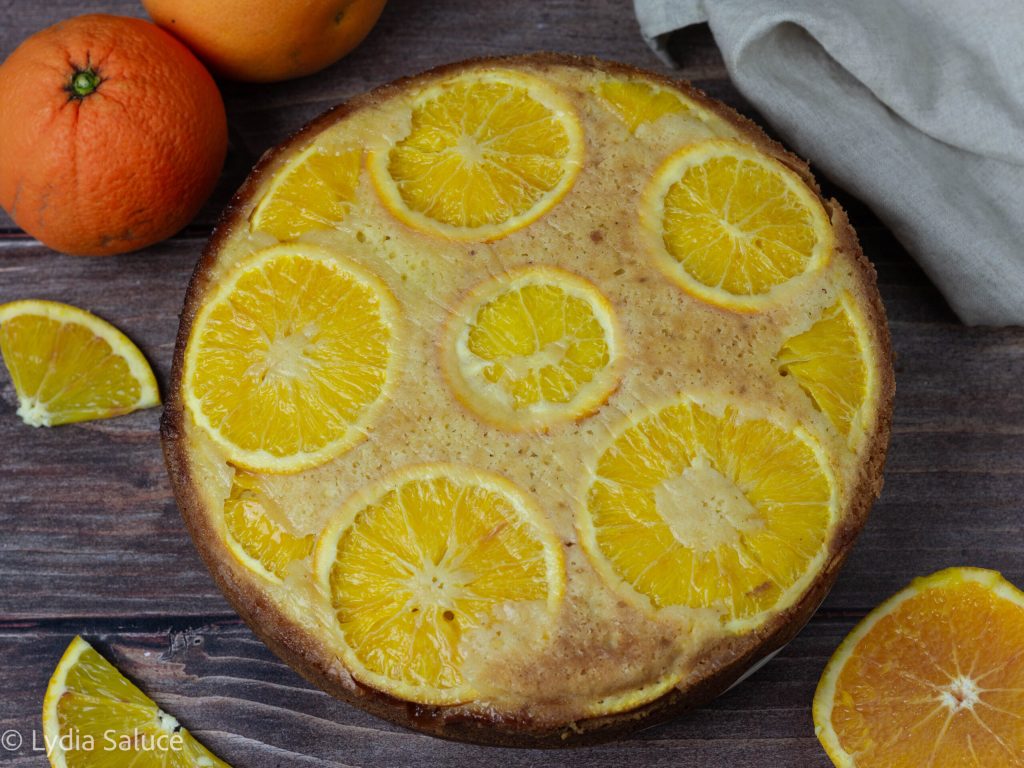 Bolo invertido de laranja