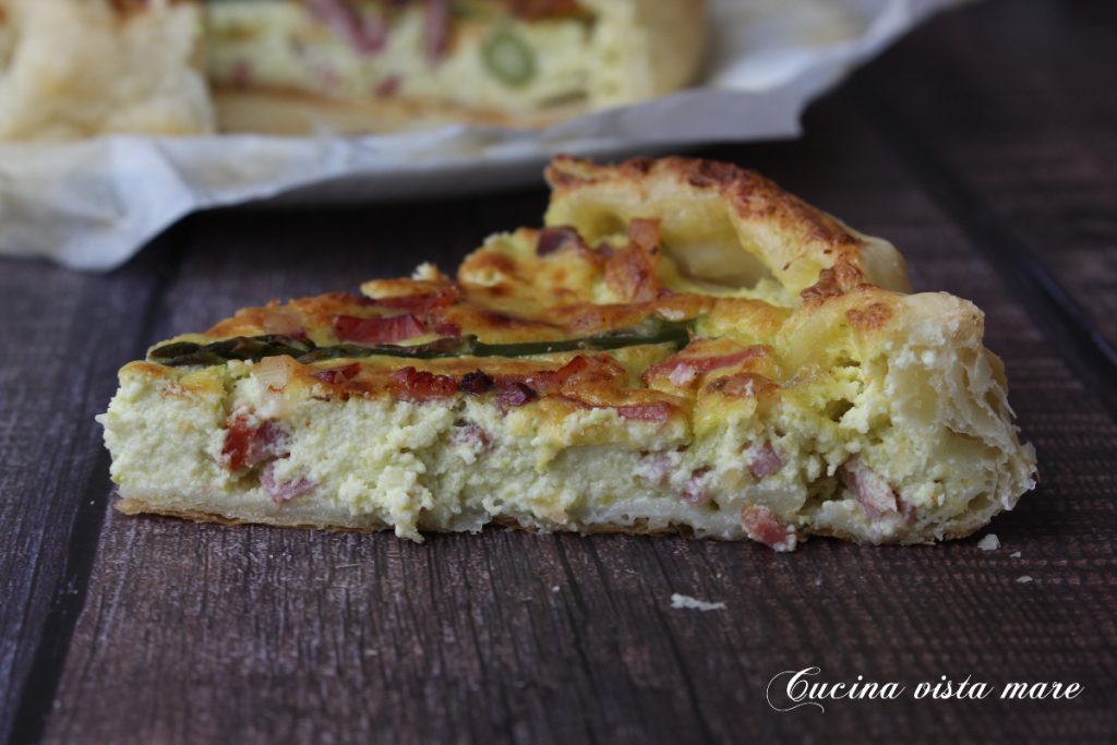 Torta salgada com mascarpone e aspargos Cozinha vista mar
