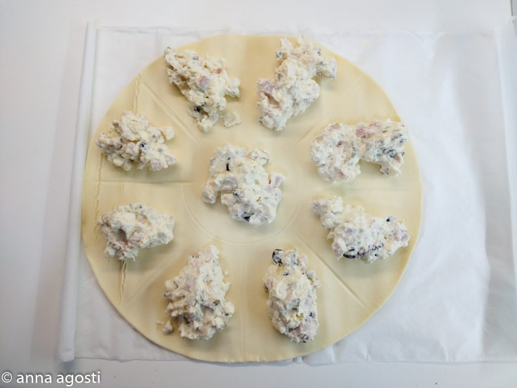Torta salgada de massa folhada recheada