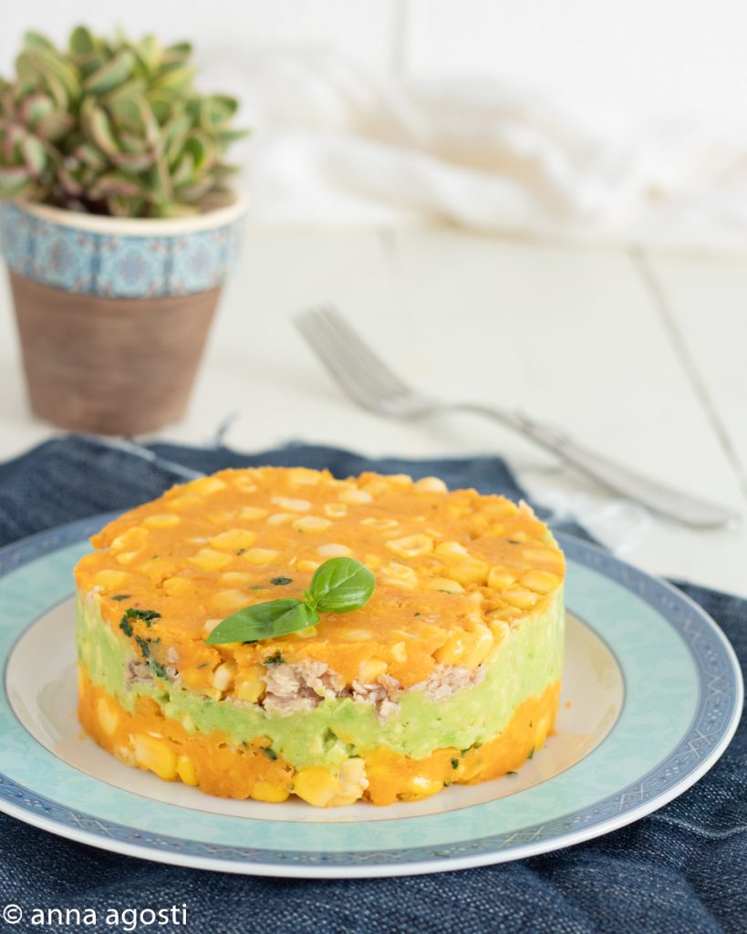 Tortinha de Batatas Vermelhas, Abacate e Atum