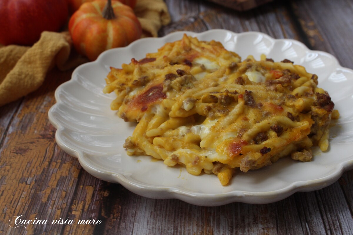 Trofie ao forno com ragu de abóbora