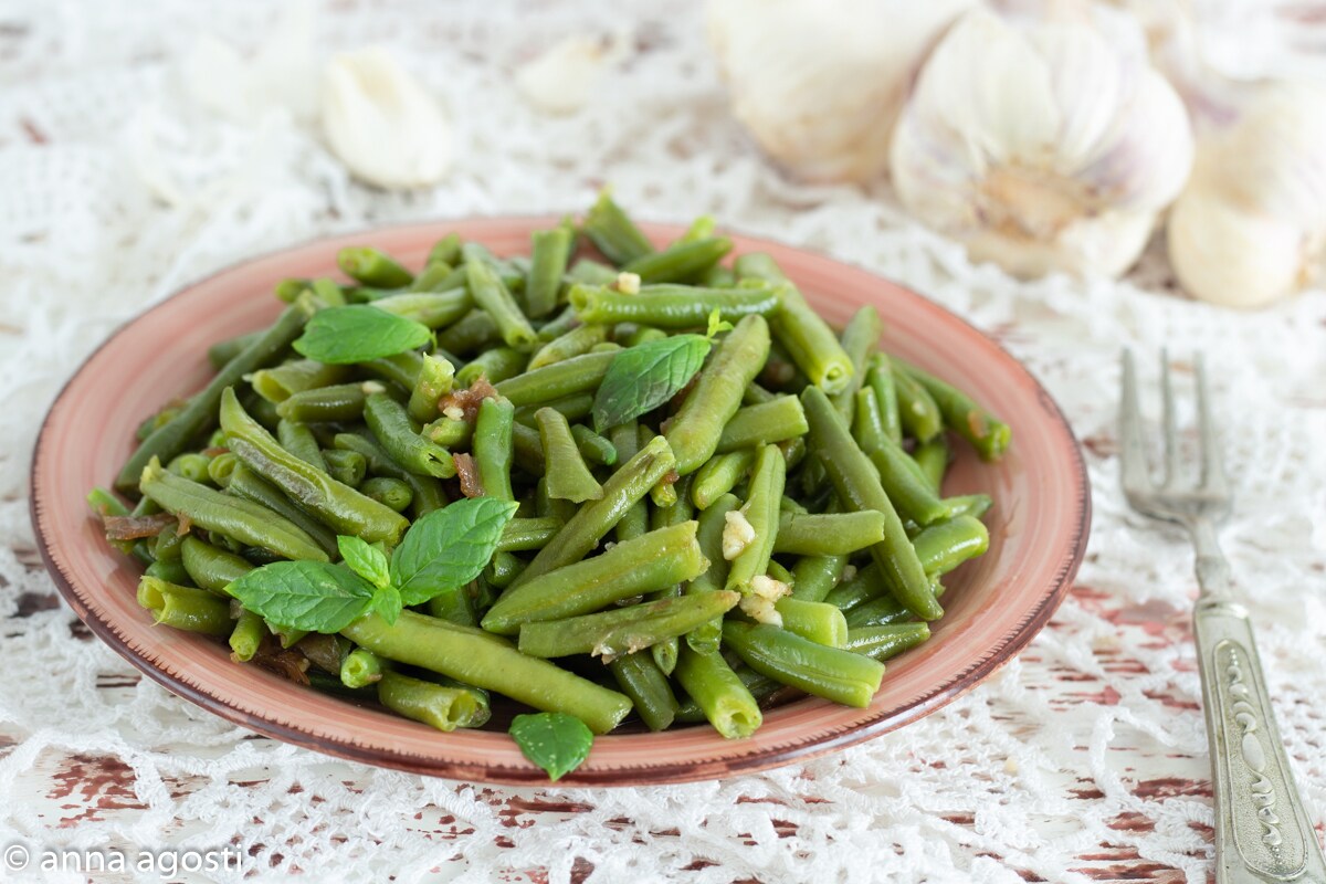 Vagens à Genovesa acompanhamento rico