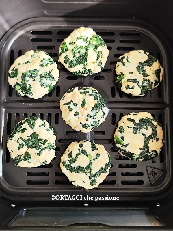 cozinhar os bolinhos de couve e pão
