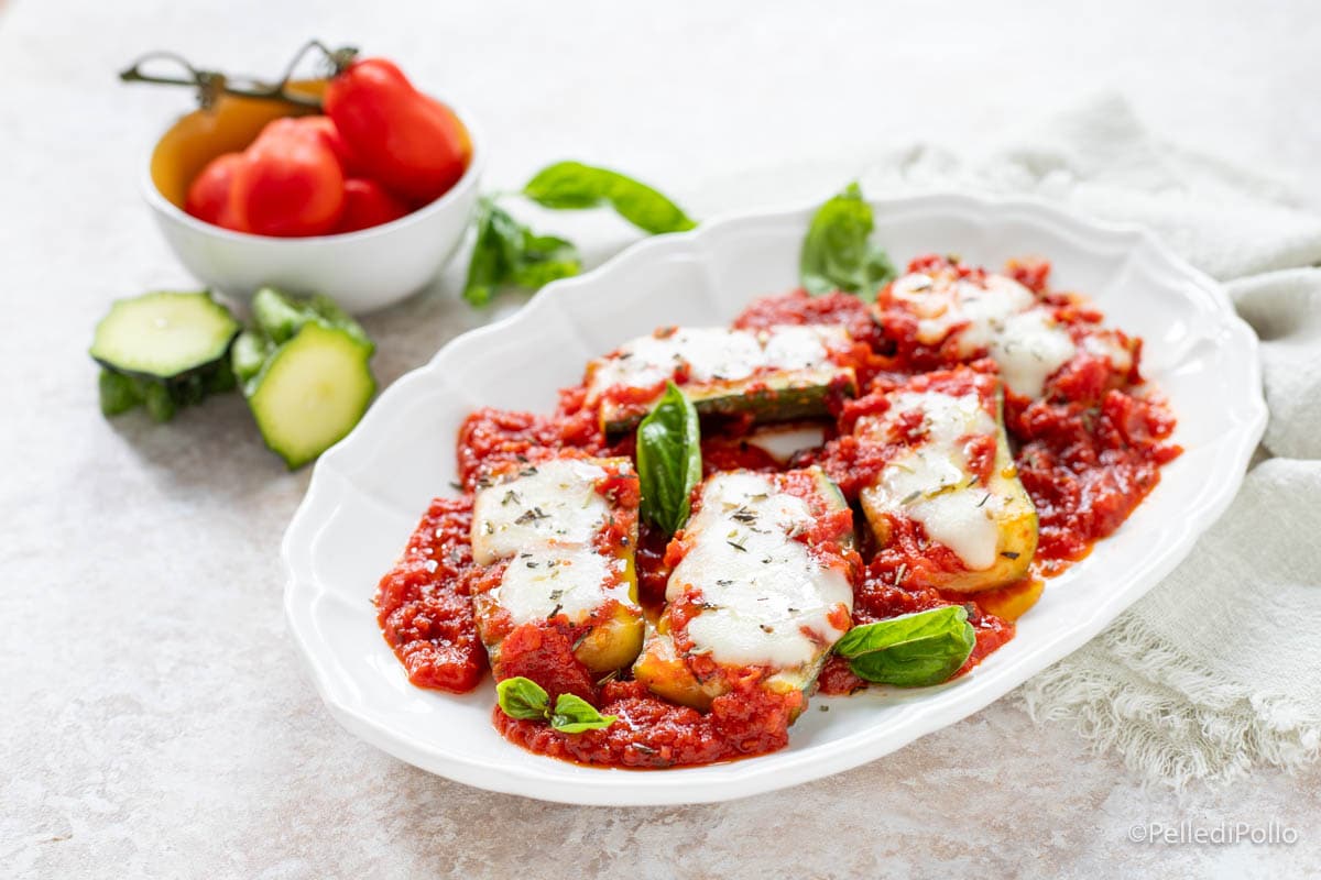 Abobrinha à pizzaiola na frigideira